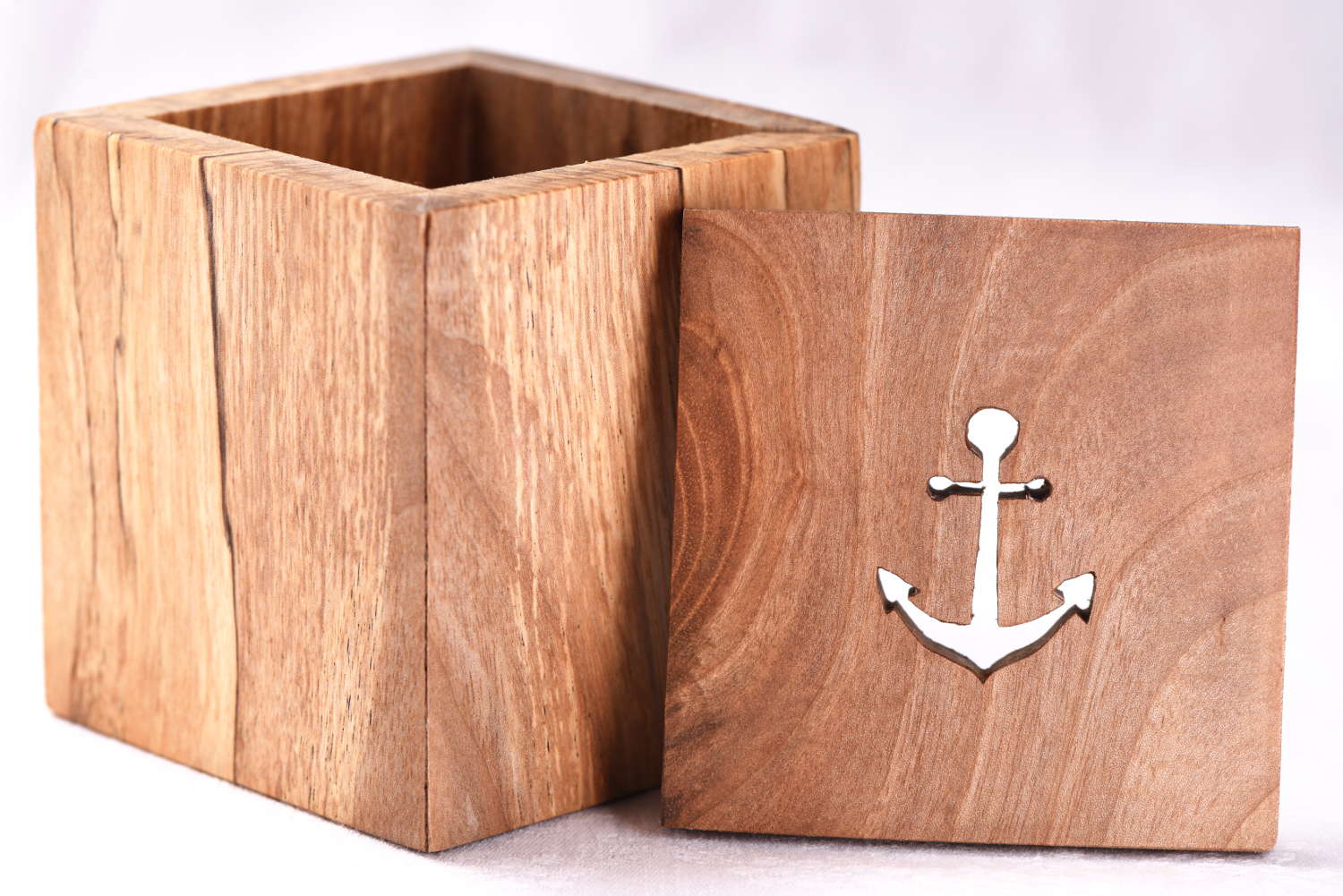 kleine Holzkiste Anker